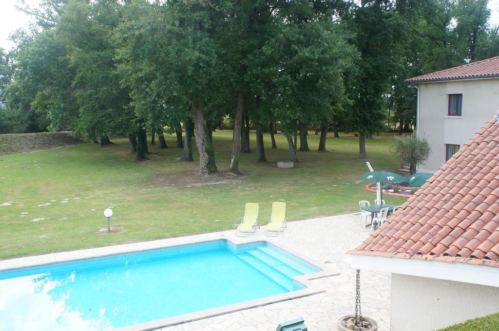 Aliotel Cazères-sur-lʼAdour Kamer foto