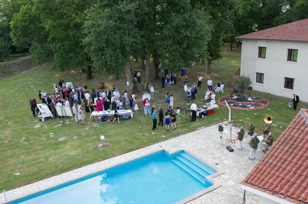 Aliotel Cazères-sur-lʼAdour Buitenkant foto
